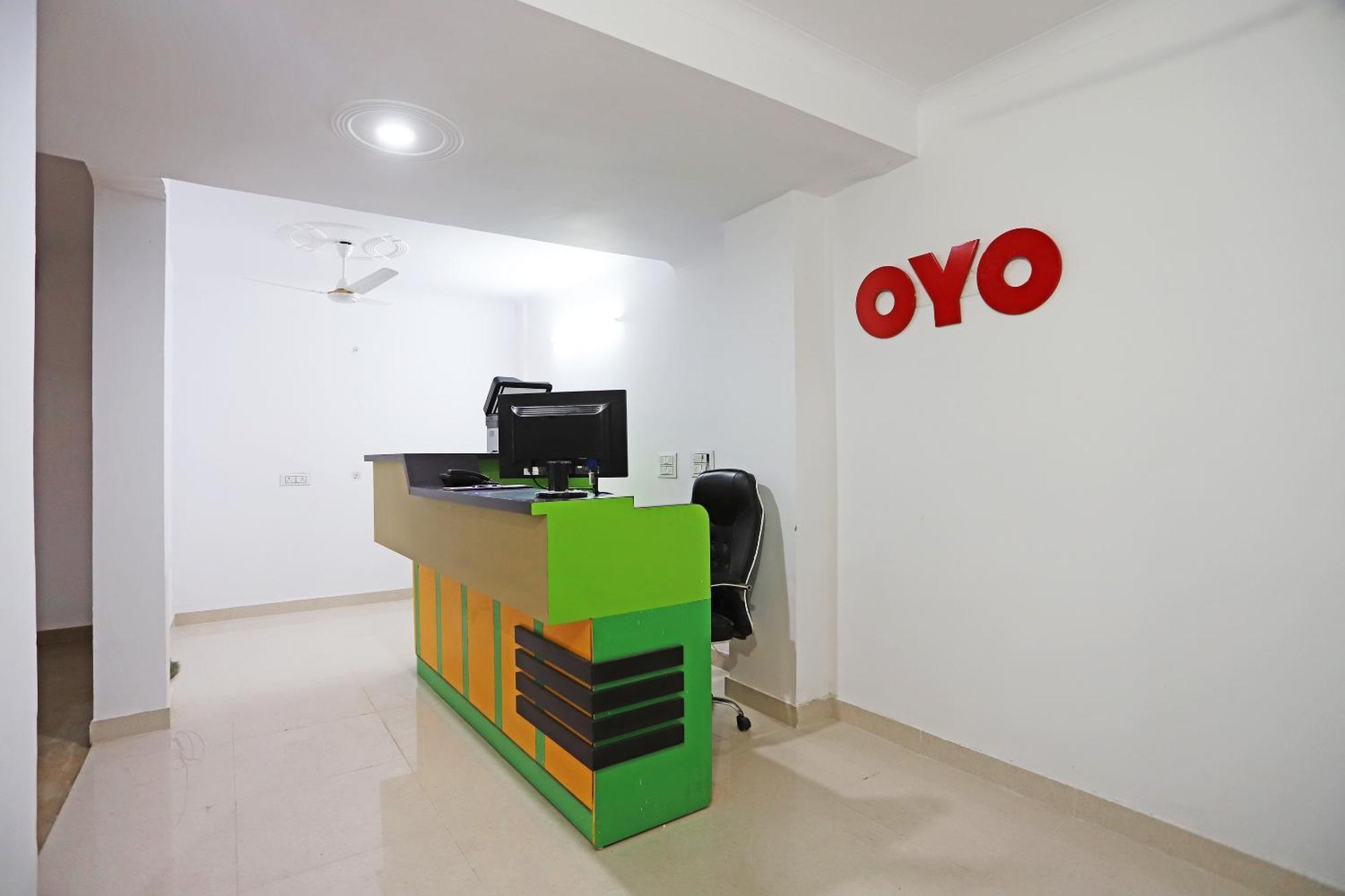 Hotel O Lal Residency Делхи Екстериор снимка