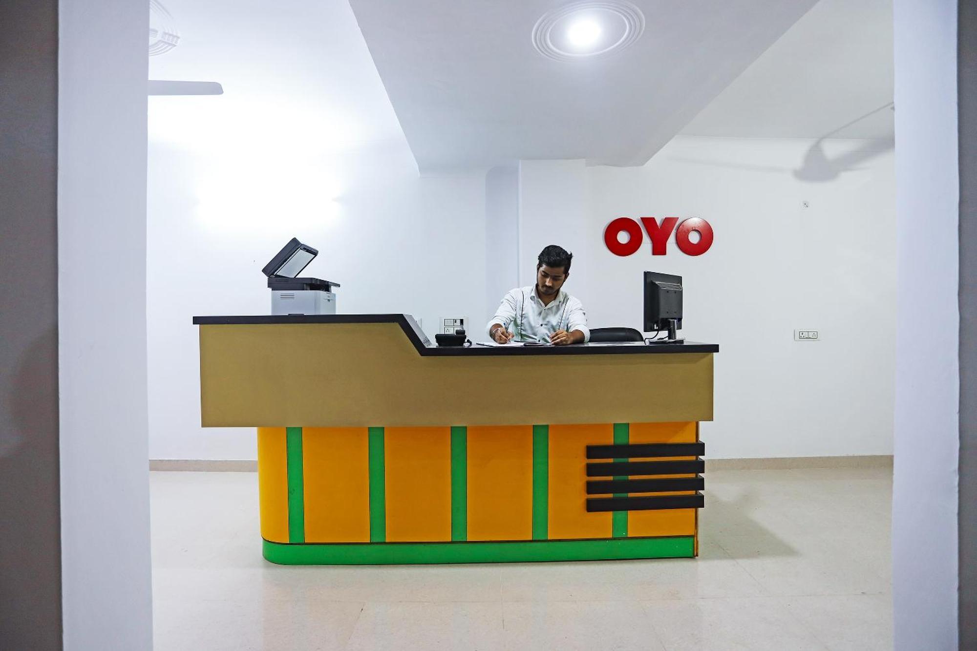 Hotel O Lal Residency Делхи Екстериор снимка