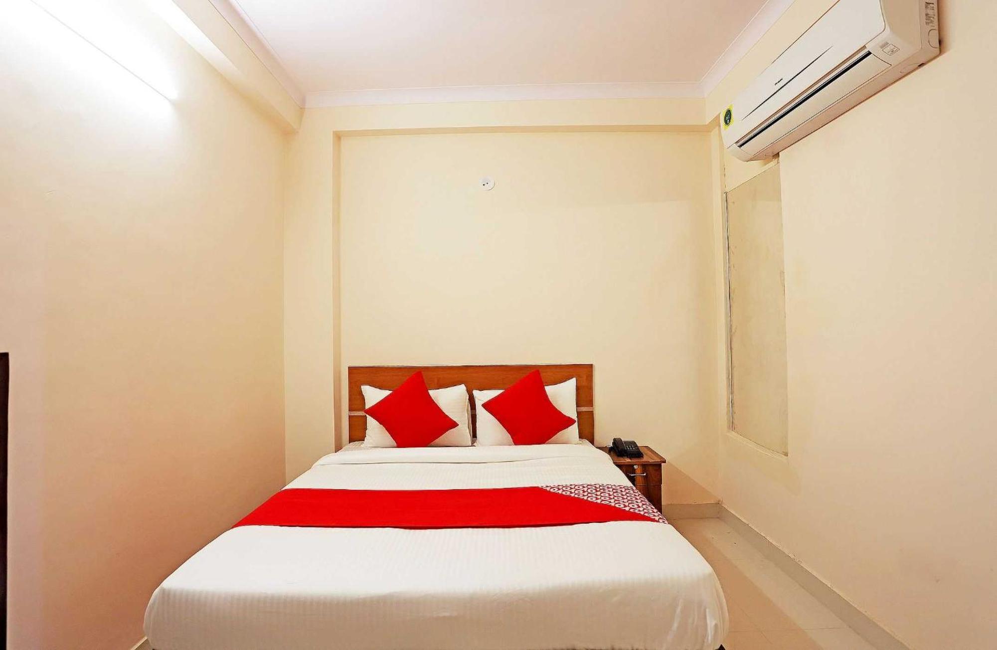 Hotel O Lal Residency Делхи Екстериор снимка