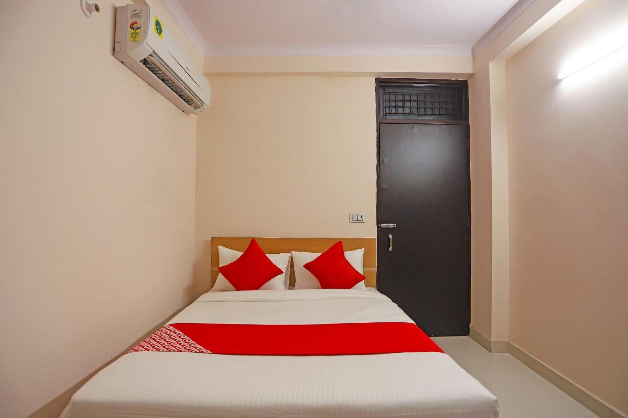 Hotel O Lal Residency Делхи Екстериор снимка