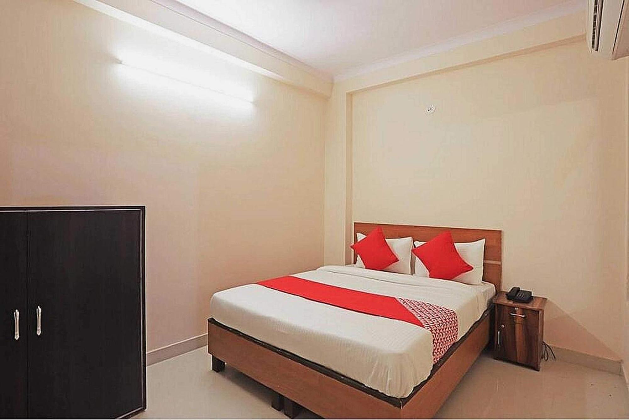 Hotel O Lal Residency Делхи Екстериор снимка