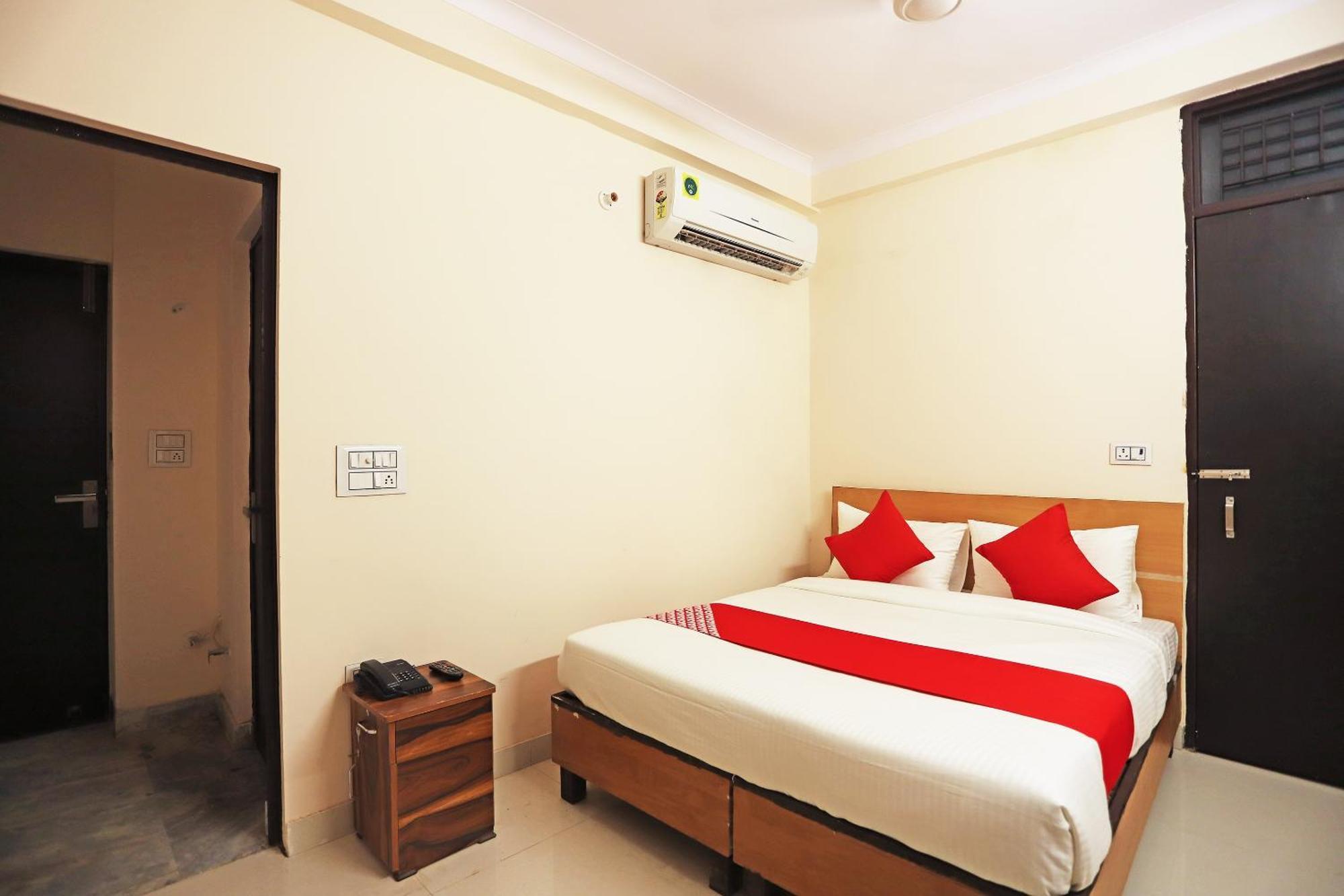 Hotel O Lal Residency Делхи Екстериор снимка