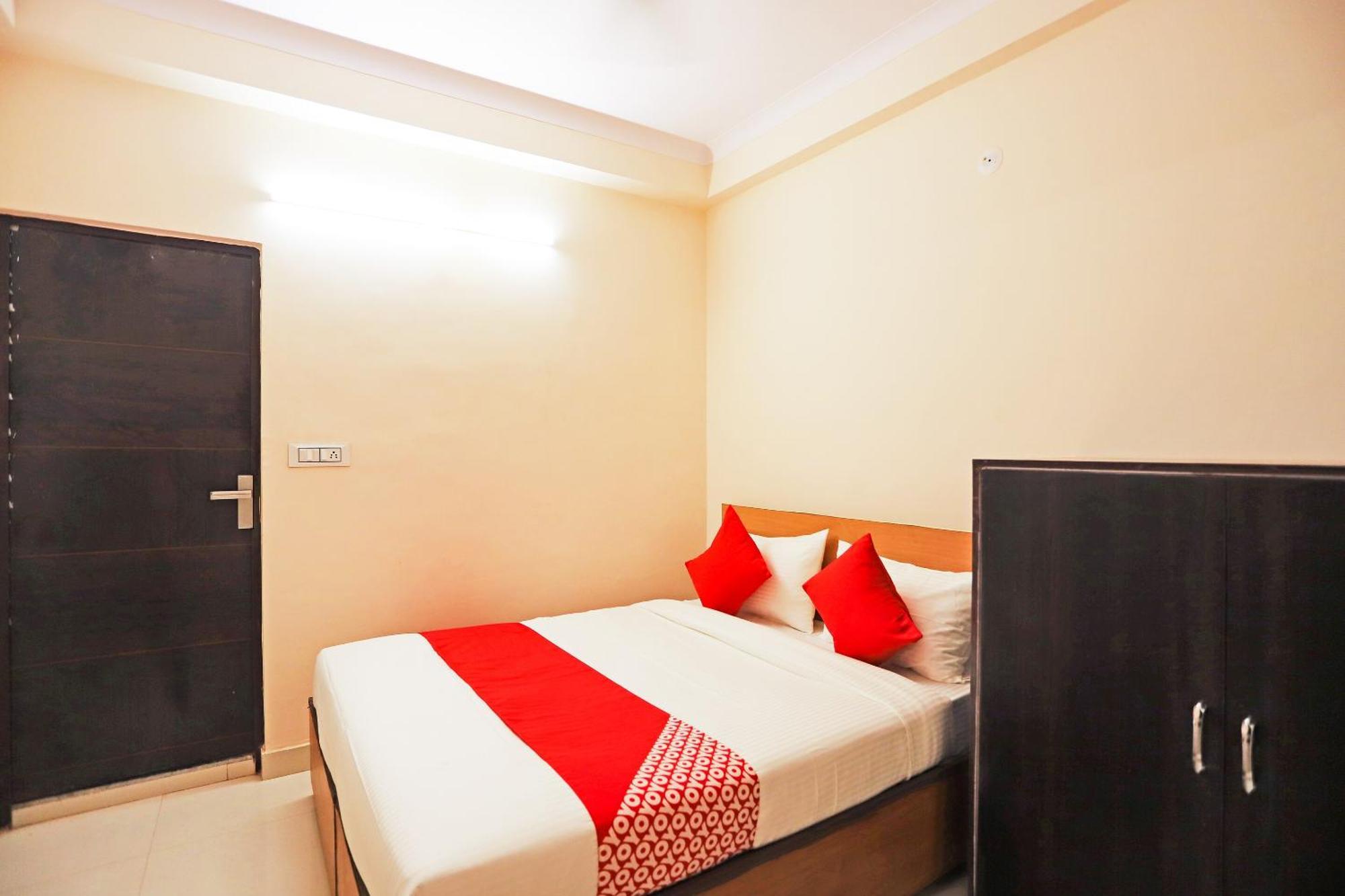 Hotel O Lal Residency Делхи Екстериор снимка